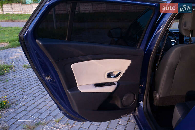 Универсал Renault Megane 2012 в Львове фото 28 Универсал Renault Megane 2012 в Львове