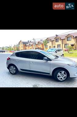 Хэтчбек Renault Megane 2011 в 