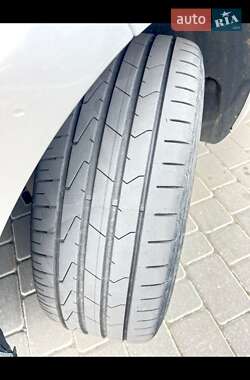 Хэтчбек Renault Megane 2011 в 