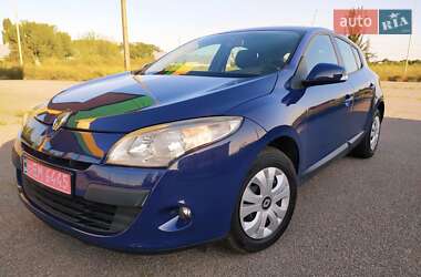 Хэтчбек Renault Megane 2010 в 