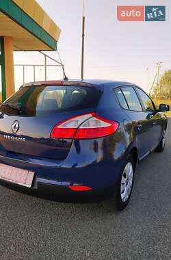 Хэтчбек Renault Megane 2010 в 