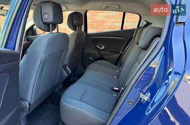 Хэтчбек Renault Megane 2010 в 