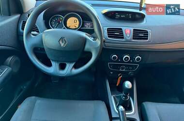 Хэтчбек Renault Megane 2010 в 
