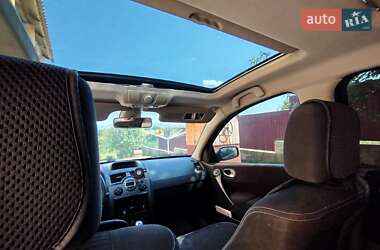 Хэтчбек Renault Megane 2005 в 
