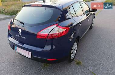 Хэтчбек Renault Megane 2010 в 