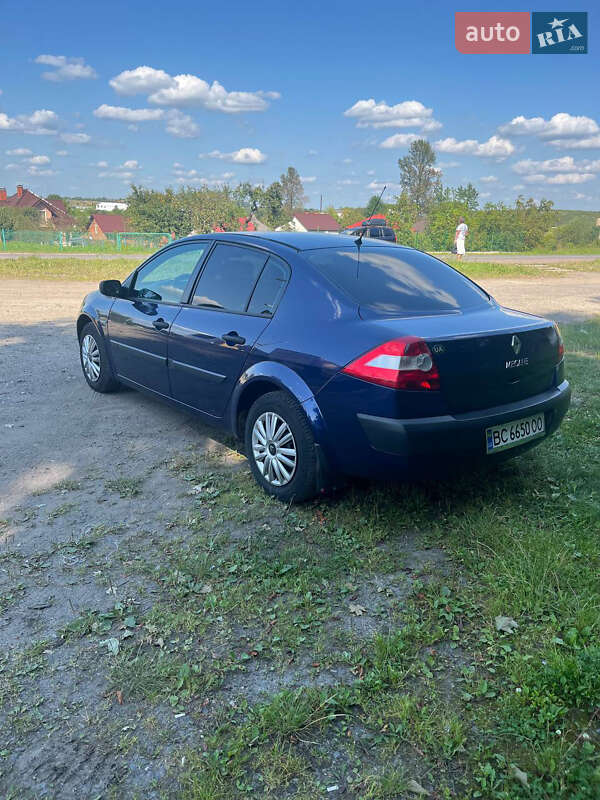 Седан Renault Megane 2003 в Городке