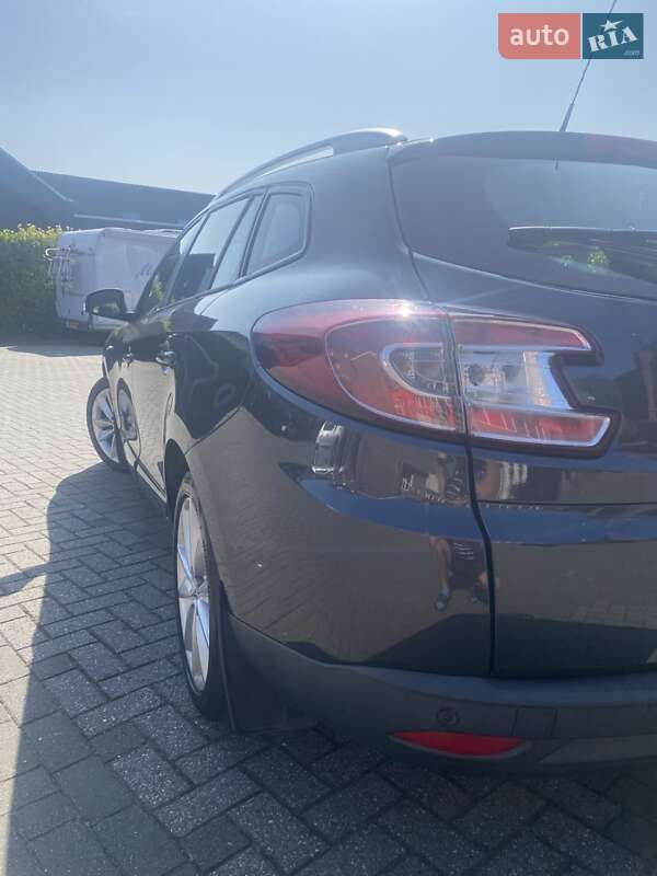 Универсал Renault Megane 2013 в Городке