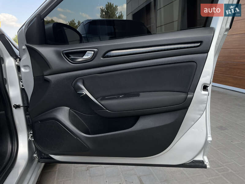 Хэтчбек Renault Megane 2016 в Бердичеве фото 32 Хэтчбек Renault Megane 2016 в Бердичеве