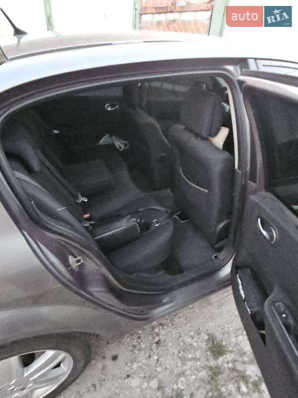 Седан Renault Megane 2003 в Богодухове