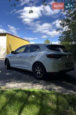 Хэтчбек Renault Megane 2016 в 