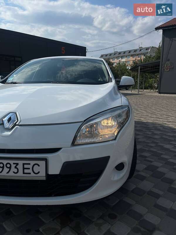 Хетчбек Renault Megane 2011 в Гадячі