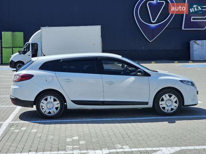 Універсал Renault Megane 2011 в Івано-Франківську фото 2 Універсал Renault Megane 2011 в Івано-Франківську