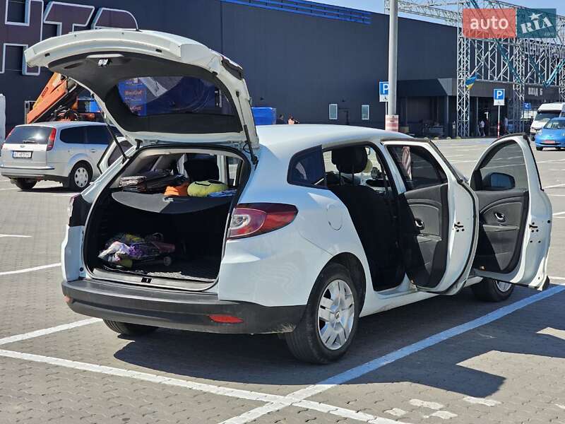 Універсал Renault Megane 2011 в Івано-Франківську фото 18 Універсал Renault Megane 2011 в Івано-Франківську