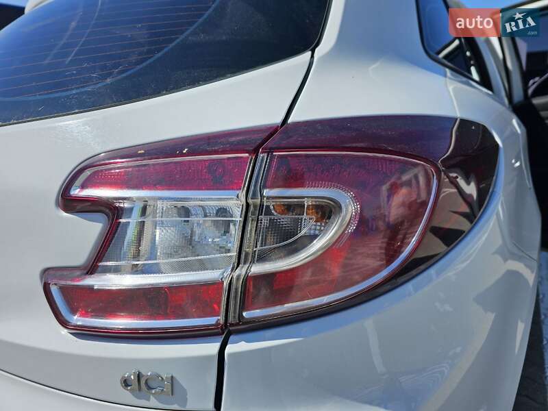 Універсал Renault Megane 2011 в Івано-Франківську фото 34 Універсал Renault Megane 2011 в Івано-Франківську