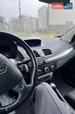 Хэтчбек Renault Megane 2014 в 