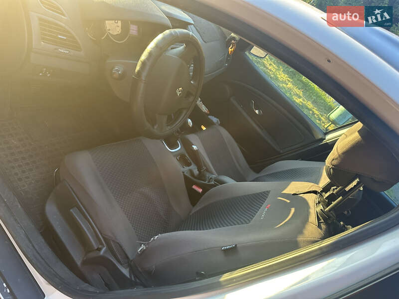 Универсал Renault Megane 2010 в Ровно фото 11 Универсал Renault Megane 2010 в Ровно