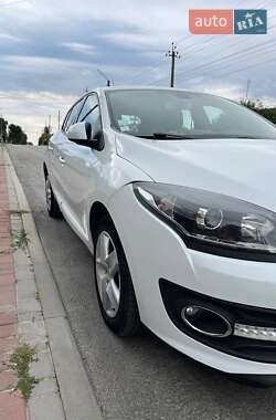 Хэтчбек Renault Megane 2015 в 