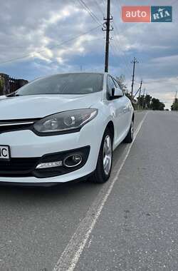 Хэтчбек Renault Megane 2015 в 