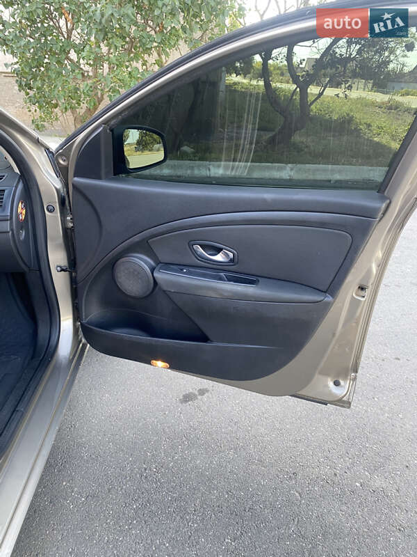 Универсал Renault Megane 2010 в Баштанке фото 36 Универсал Renault Megane 2010 в Баштанке