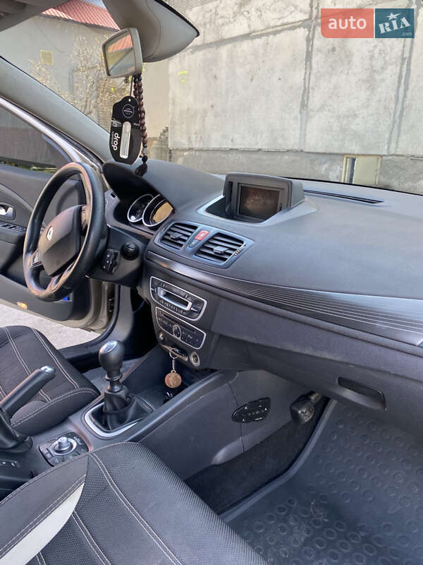 Универсал Renault Megane 2010 в Баштанке фото 41 Универсал Renault Megane 2010 в Баштанке