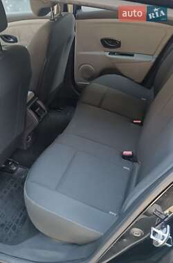 Хэтчбек Renault Megane 2011 в 