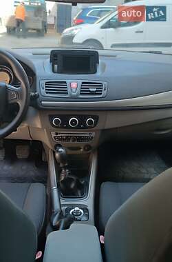 Хэтчбек Renault Megane 2011 в 