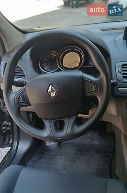 Хэтчбек Renault Megane 2011 в 
