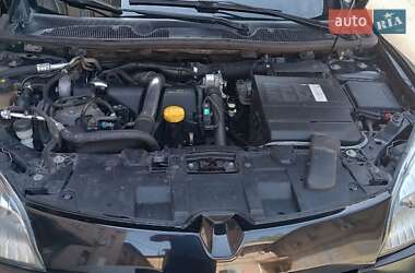 Хэтчбек Renault Megane 2011 в 