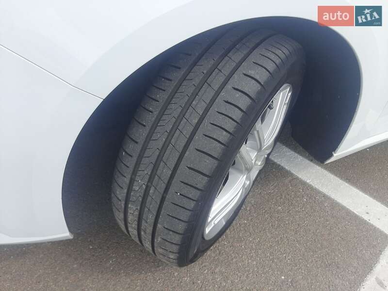 Седан Renault Megane 2018 в Киеве фото 8 Седан Renault Megane 2018 в Киеве