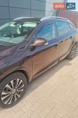 Хэтчбек Renault Megane 2015 в 