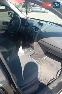 Седан Renault Megane 2004 в 