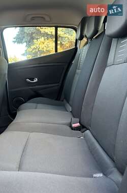 Хэтчбек Renault Megane 2009 в 