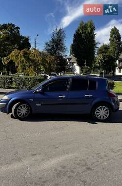 Хэтчбек Renault Megane 2004 в 