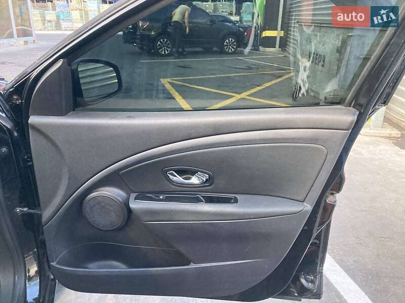 Хетчбек Renault Megane 2013 в Дніпрі фото 14 Хетчбек Renault Megane 2013 в Дніпрі
