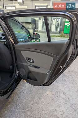 Хэтчбек Renault Megane 2009 в 