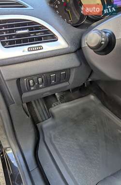 Хэтчбек Renault Megane 2009 в 