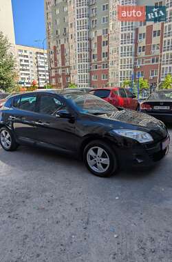 Хэтчбек Renault Megane 2009 в 