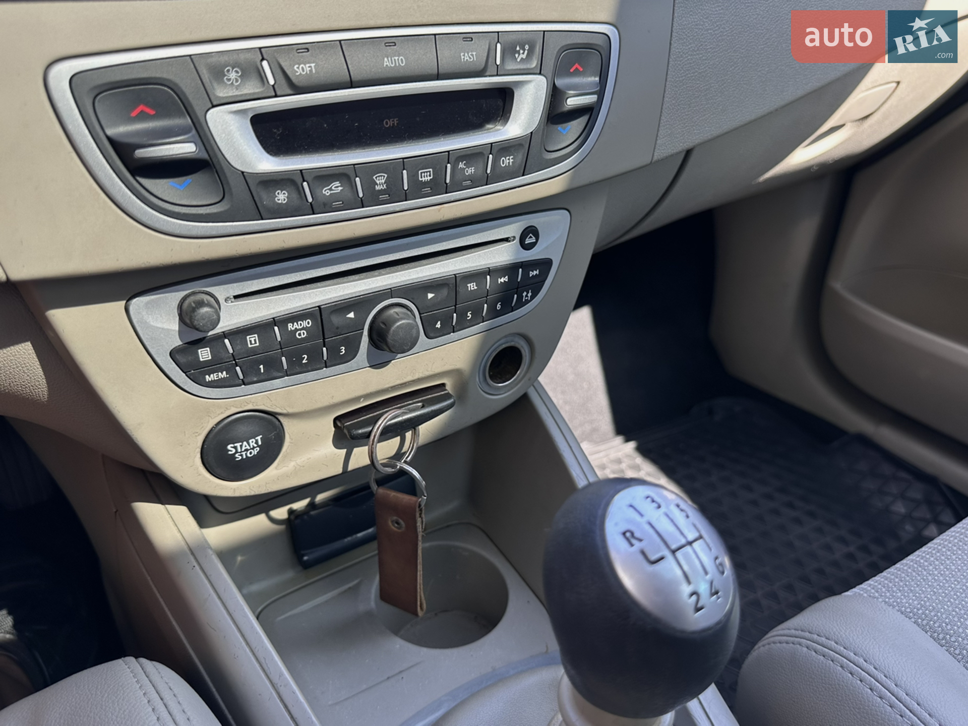 2010 Renault Megane - мініатюра 12