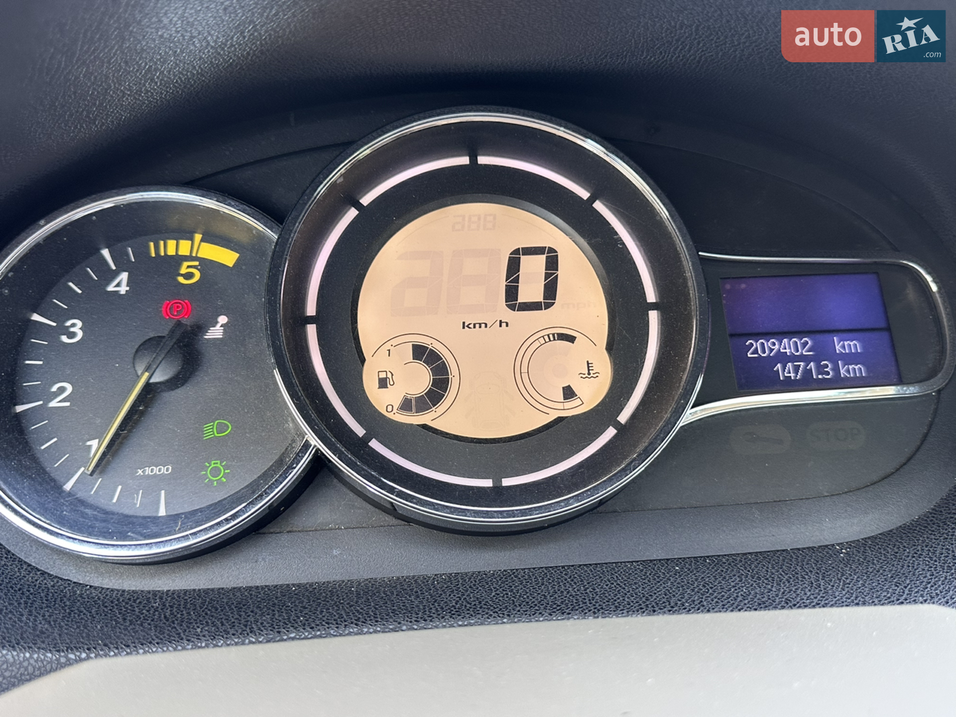 2010 Renault Megane - мініатюра 11