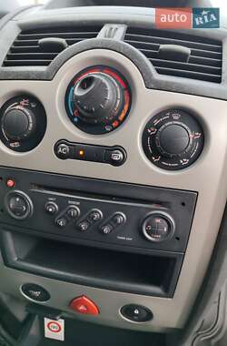 Хэтчбек Renault Megane 2004 в 