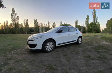 Хэтчбек Renault Megane 2012 в 