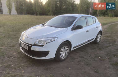 Хэтчбек Renault Megane 2012 в 