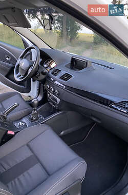 Хэтчбек Renault Megane 2012 в 