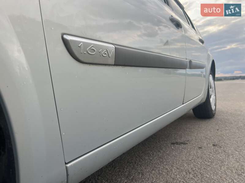 Універсал Renault Megane 2003 в Ромнах