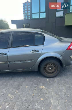 Седан Renault Megane 2006 в  фото 4 Седан Renault Megane 2006 в