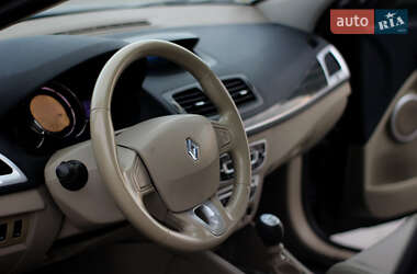 Хэтчбек Renault Megane 2009 в 