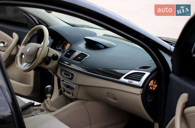 Хэтчбек Renault Megane 2009 в 