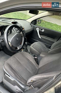 Хэтчбек Renault Megane 2004 в 