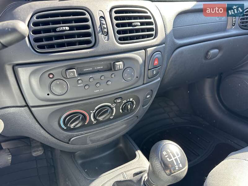 Седан Renault Megane 2003 в Киеве