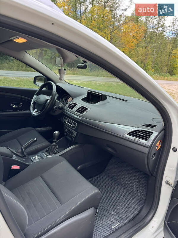 Универсал Renault Megane 2015 в Полтаве фото 16 Универсал Renault Megane 2015 в Полтаве